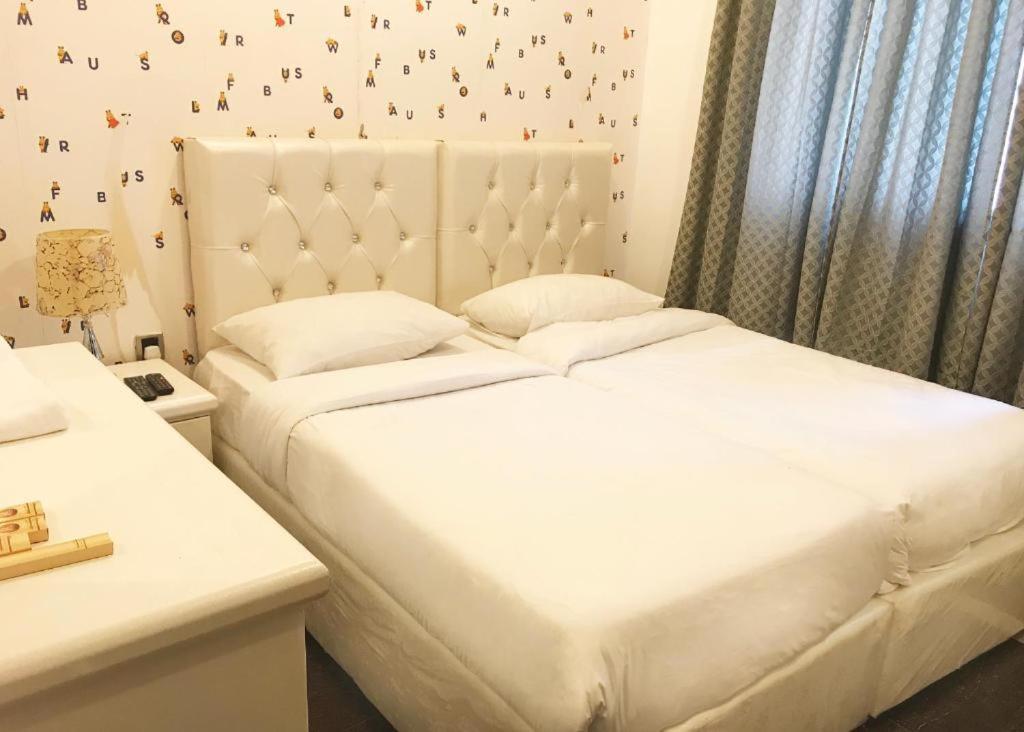Hotel Leaders Plaza Salmiya Kuwait City Bagian luar foto